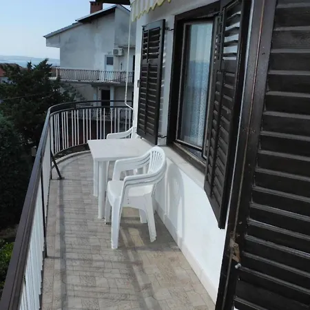 Mit Balkon Und Meerblick By Interhome Apartman Crikvenica